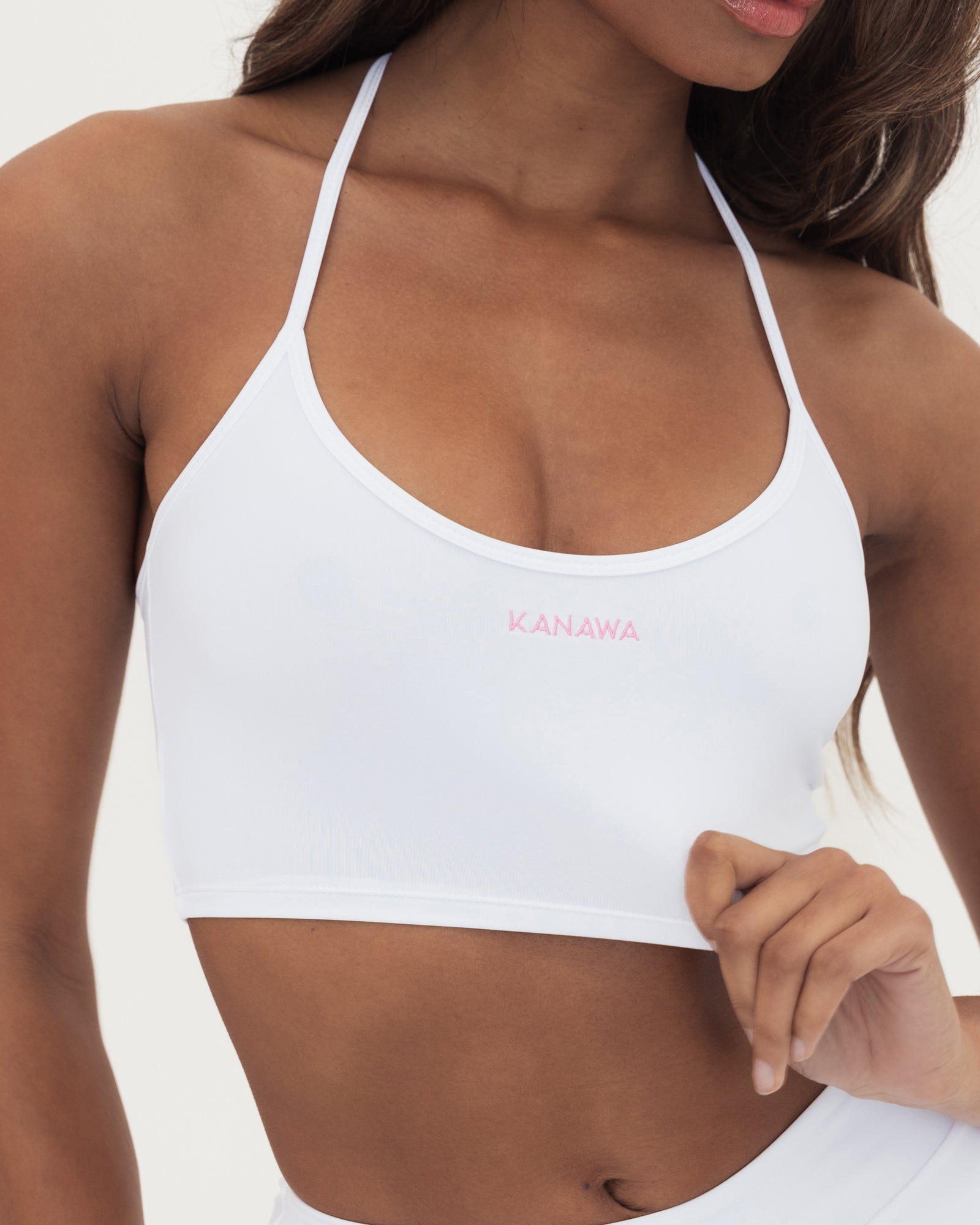 WHITE CROP TOP WITH KANAWA EMBROIDERED IN PINK Secondary image